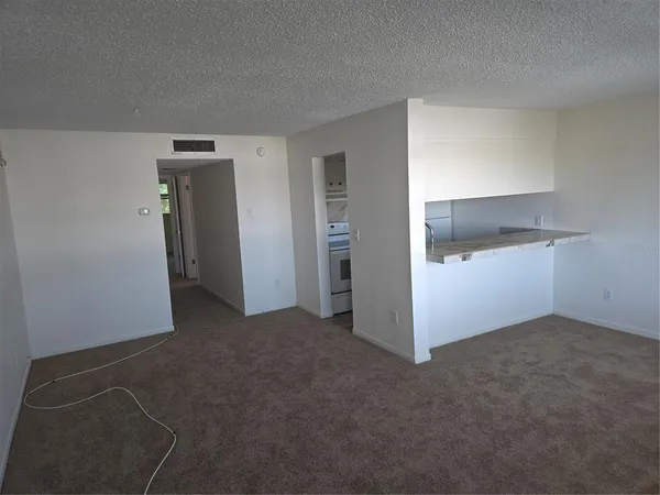 $1,300 | 2525 West Bay Drive, Unit C44, Largo, FL 33770