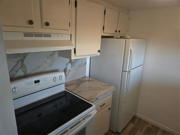 $1,300 | 2525 West Bay Drive, Unit C44, Largo, FL 33770