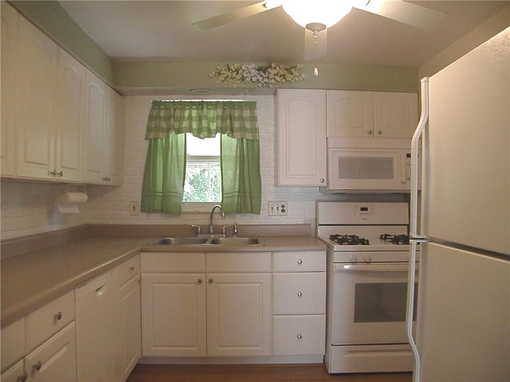 3416 Lockridge Road Pittsburgh, PA 15234 - Photo 8 of 23 Gallery Image 8