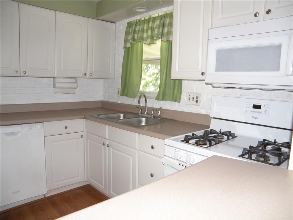 3416 Lockridge Road Pittsburgh, PA 15234 - Photo 10 of 23 Gallery Image 10