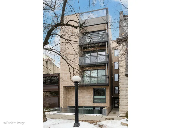 $2,600,000 | 530 West Dickens Avenue, Unit 401, Chicago, IL 60614