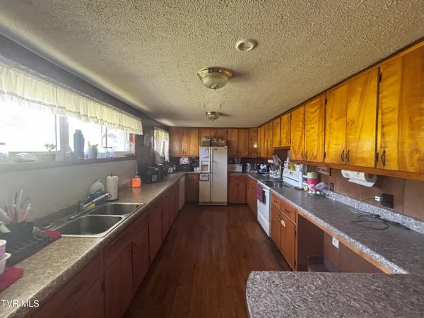 $147,500 | 6002 Mew Road, Castlewood, VA 24224