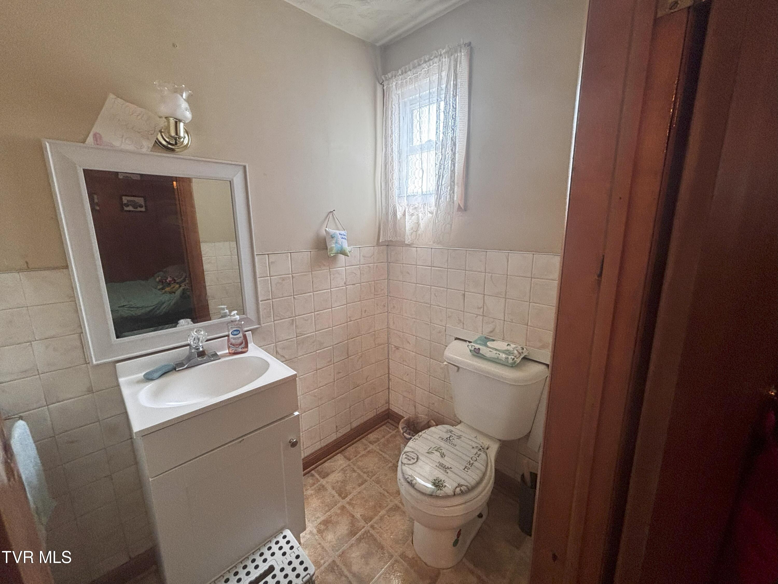 6002 Mew Road Castlewood, VA 24224 - Photo 28 of 35 IMG_4106