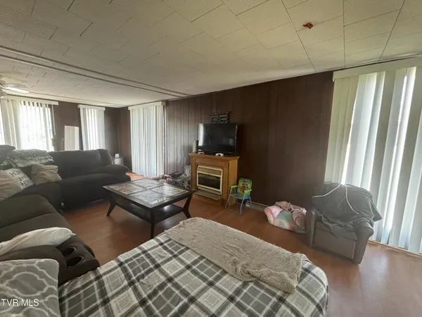 $147,500 | 6002 Mew Road, Castlewood, VA 24224