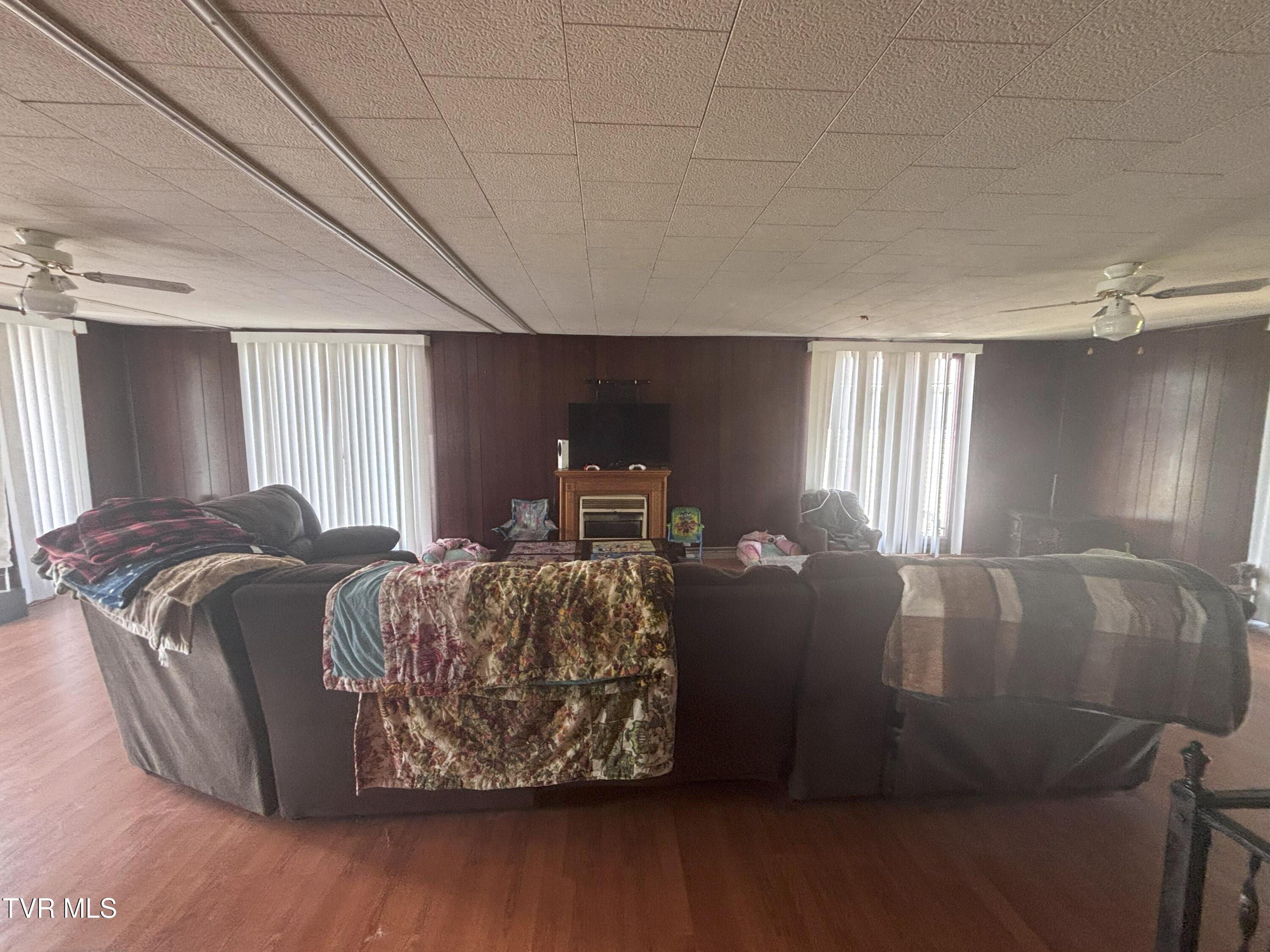 6002 Mew Road Castlewood, VA 24224 - Photo 10 of 35 IMG_4026