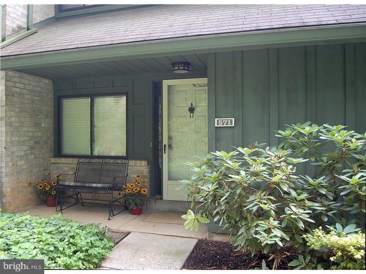 571 Foxwood Lane Paoli, PA 19301 - Photo 2 of 13 Exterior