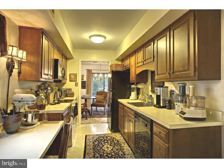 571 Foxwood Lane Paoli, PA 19301 - Photo 7 of 13 Kitchen