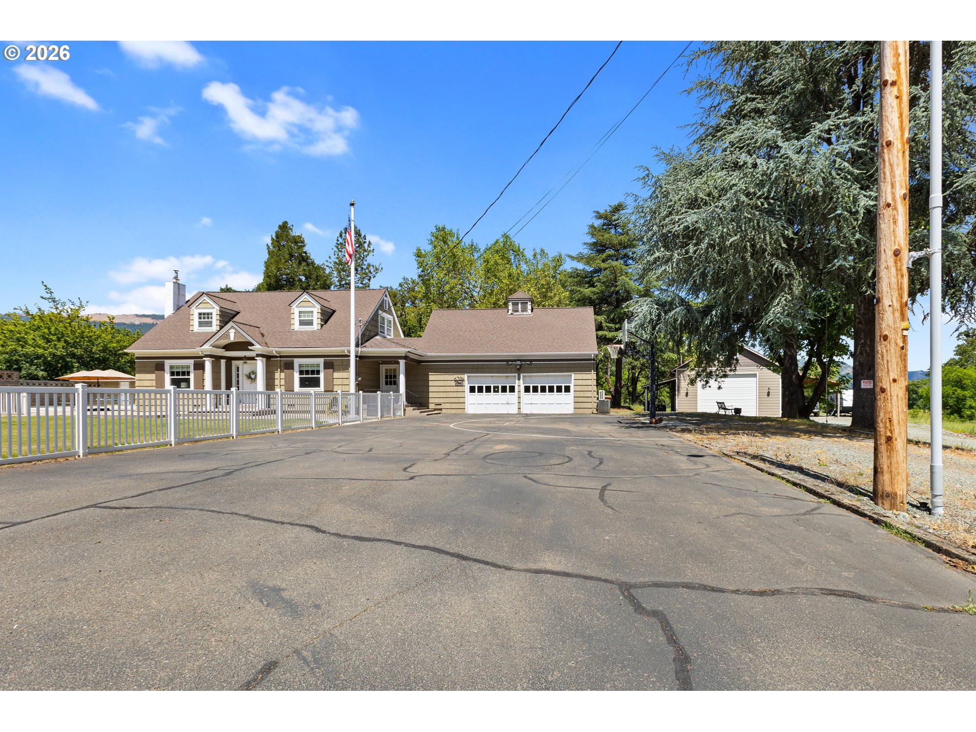1631 Glenbrook Loop Road Riddle, OR 97469 - Photo 1 of 45