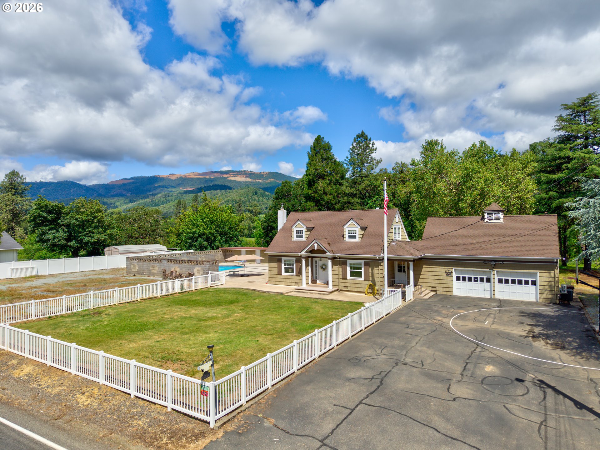 1631 Glenbrook Loop Road Riddle, OR 97469 - Photo 40 of 45