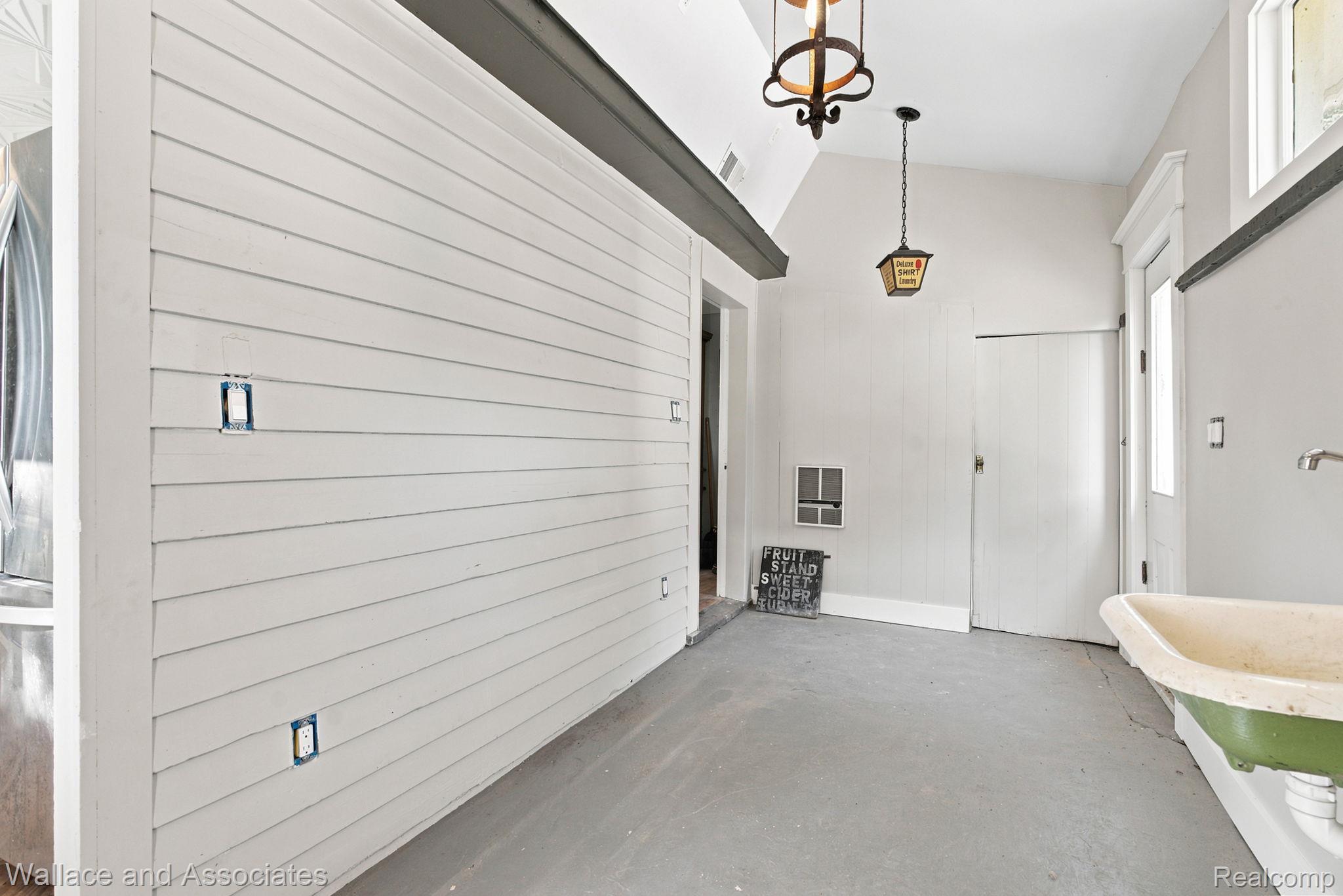 5949 Roach Road Croswell, MI 48422 - Photo 31 of 48 33-web-or-mls-DSC01047.jpg