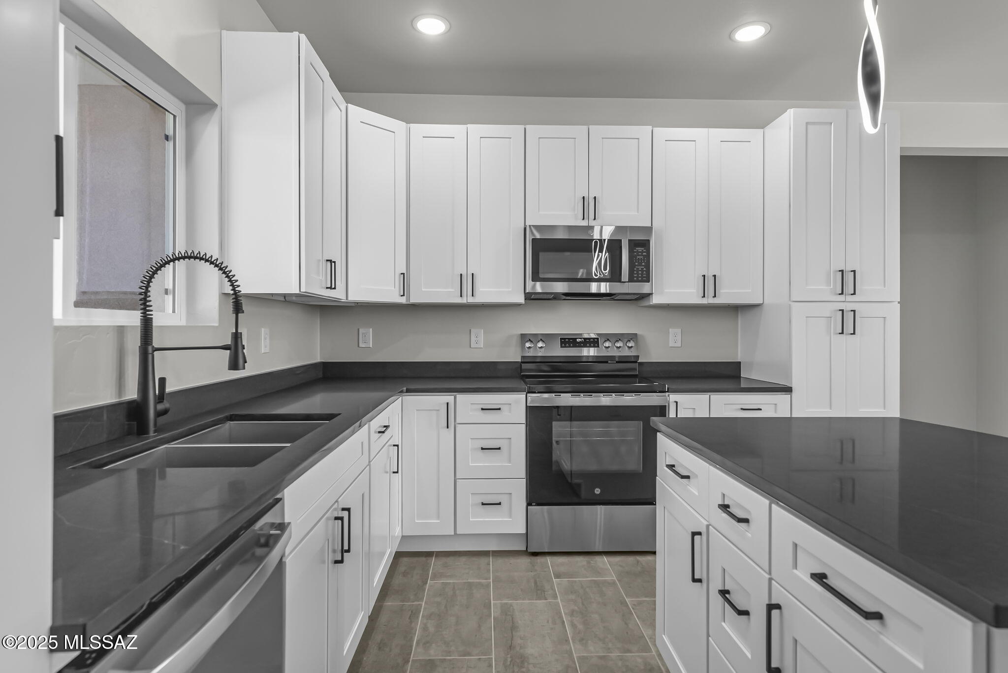 1634 Circulo Puerto Rio Rico, AZ 85648 - Photo 12 of 24