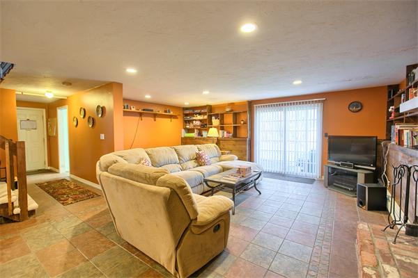 8 Rolfe Road Marlborough, MA 01752 - Photo 19 of 28 Gallery Image 19
