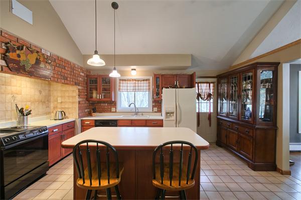 8 Rolfe Road Marlborough, MA 01752 - Photo 9 of 28 Gallery Image 9