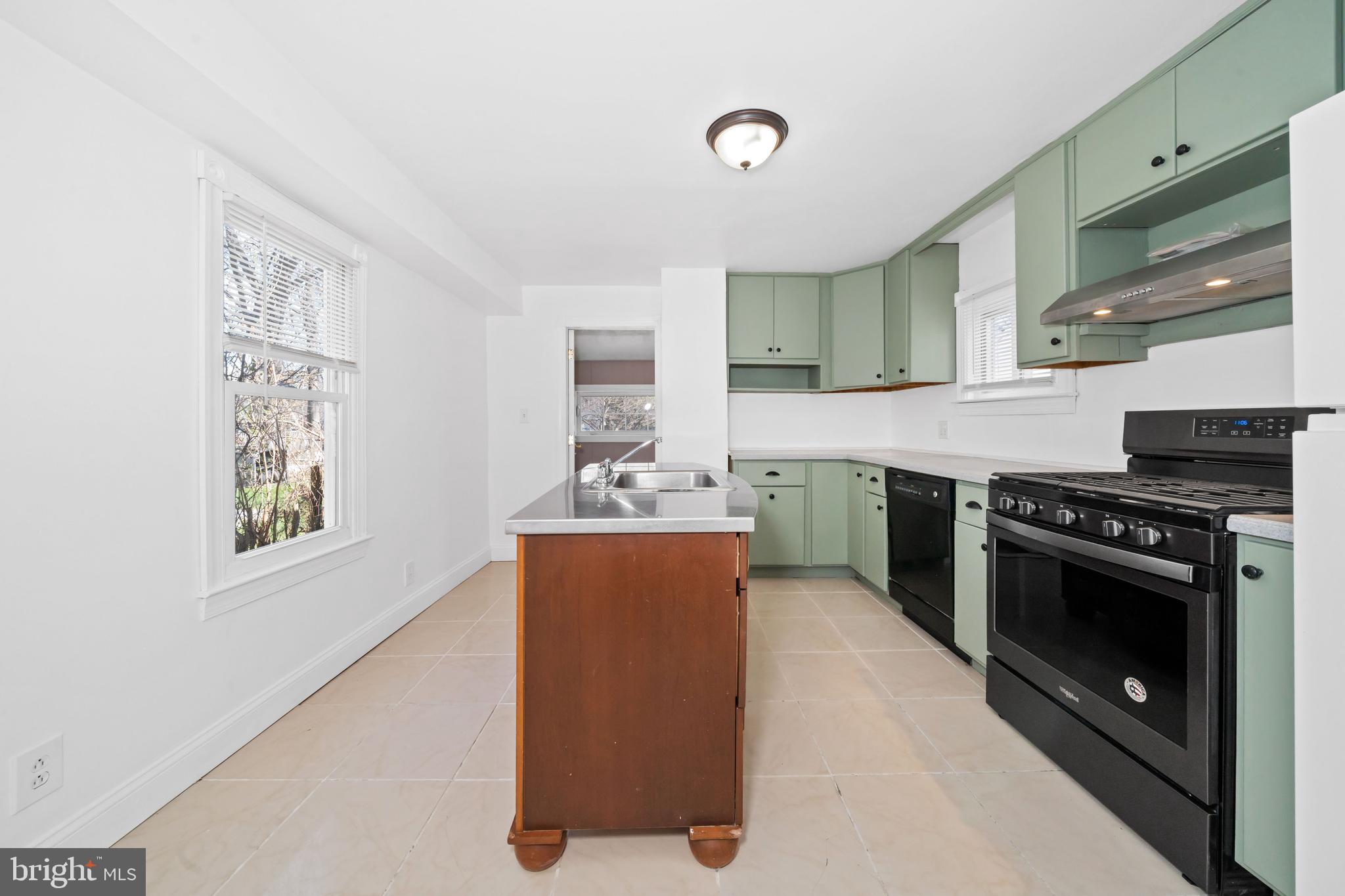 108 Maffitt Street Elkton, MD 21921 - Photo 11 of 30 Kitchen