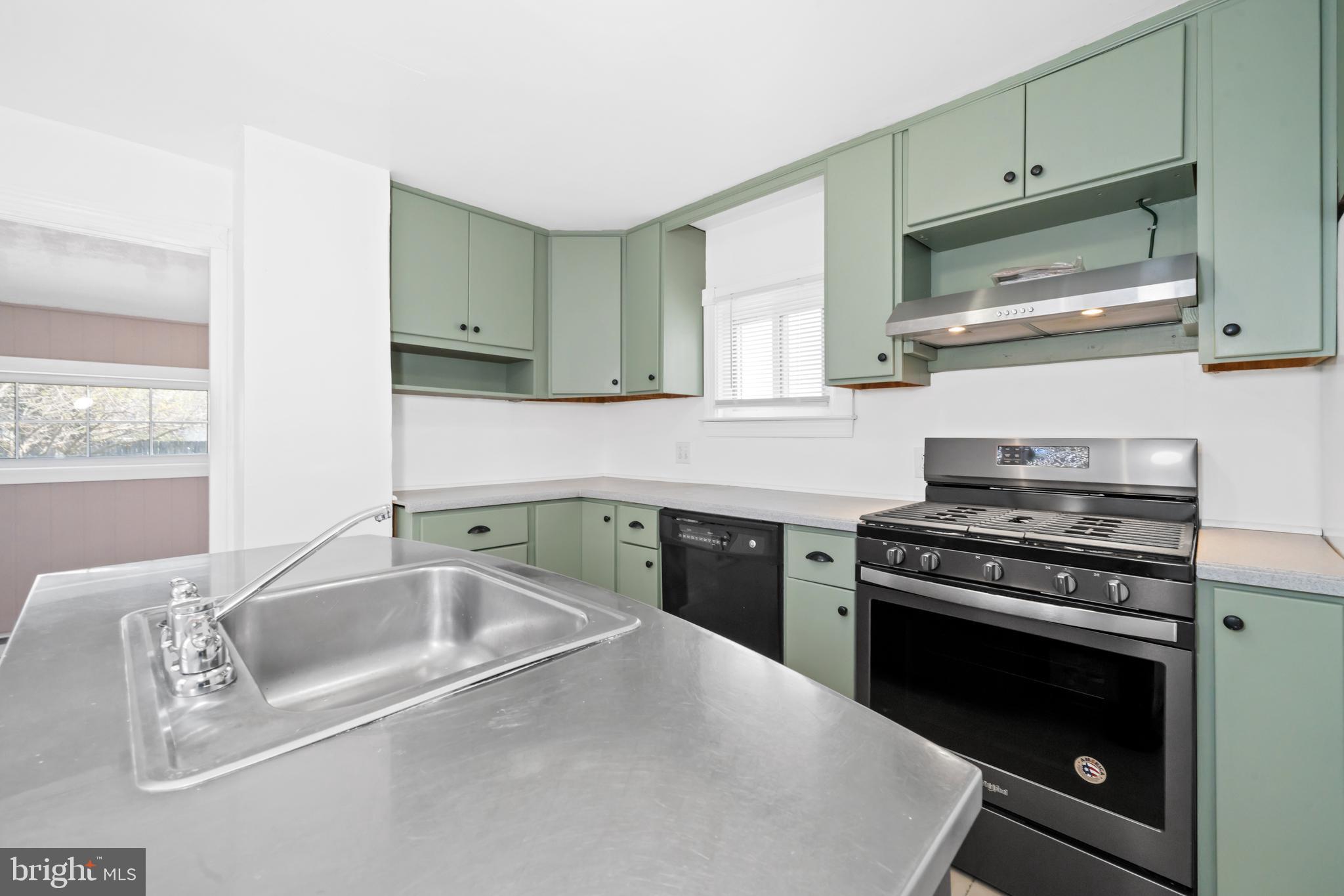 108 Maffitt Street Elkton, MD 21921 - Photo 12 of 30 Kitchen