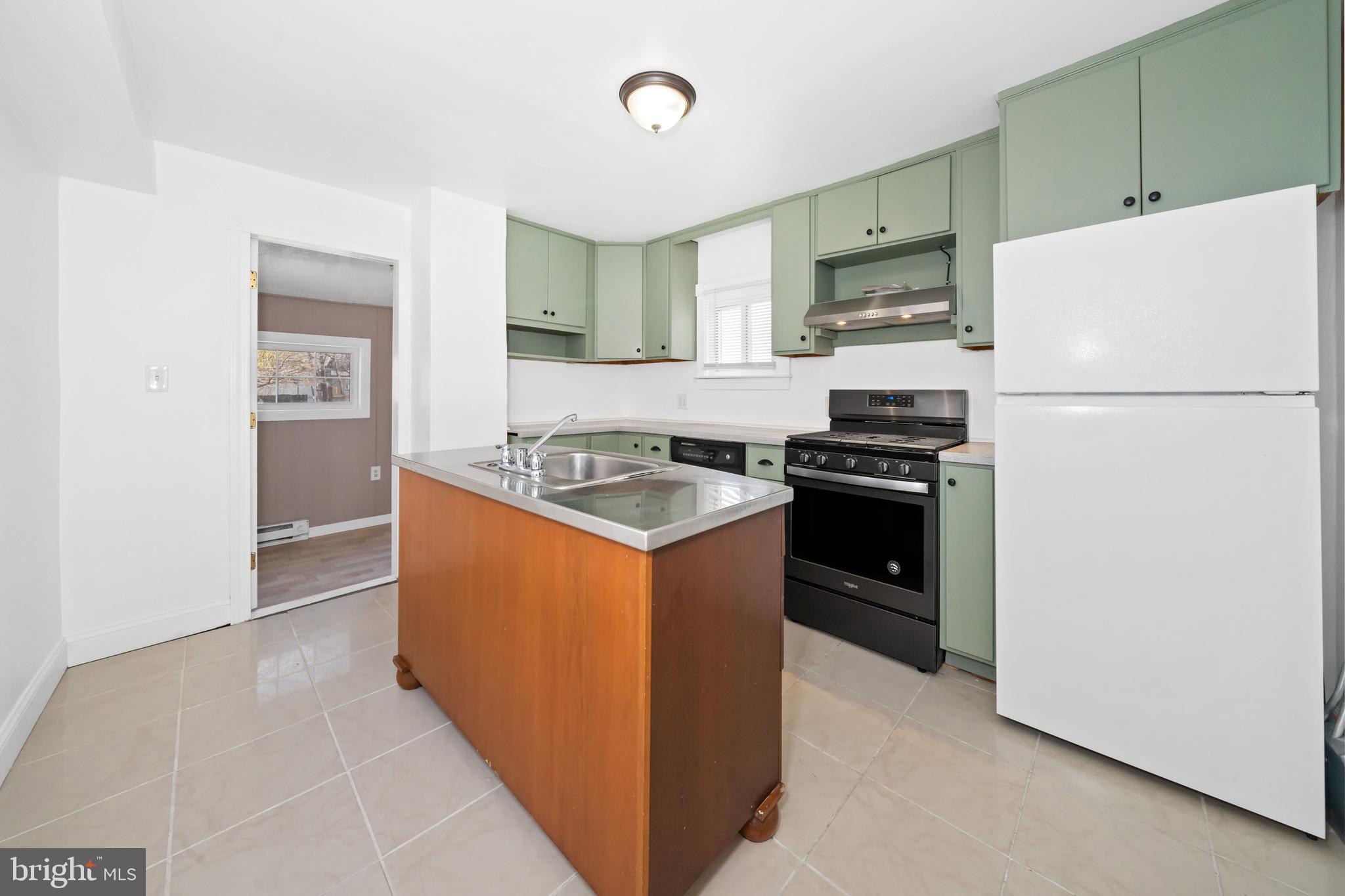 108 Maffitt Street Elkton, MD 21921 - Photo 10 of 30 Kitchen