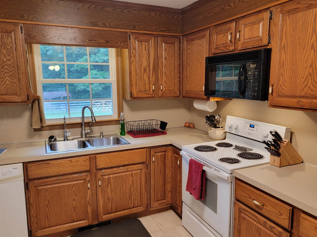 2106 Long Dairy Road Graham, NC 27253 - Photo 5 of 33 Gallery Image 5
