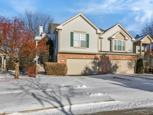 $449,000 | 121 Commons Court, Wheeling, IL 60090