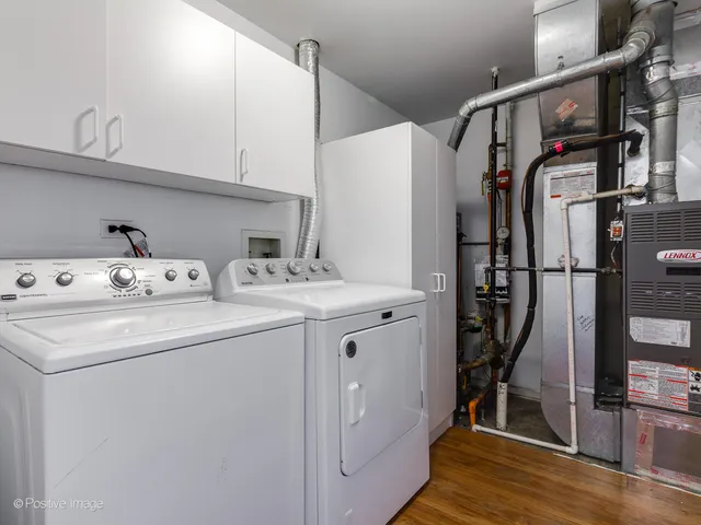 $449,000 | 121 Commons Court, Wheeling, IL 60090