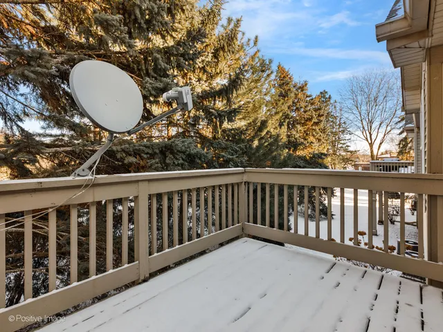 $449,000 | 121 Commons Court, Wheeling, IL 60090