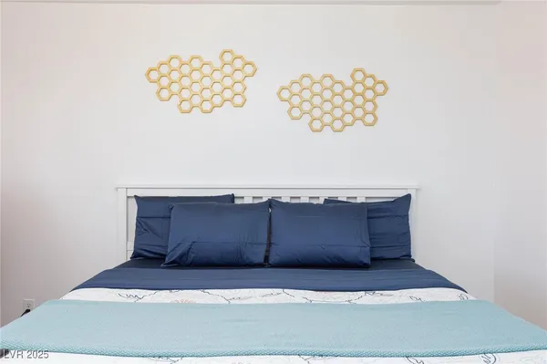 $3,500 | 9762 Silver Dusk Court, Las Vegas, NV 89183