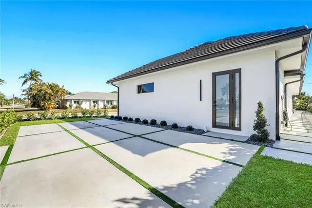 $1,679,000 | 10771 6th Street North, Naples, FL 34108