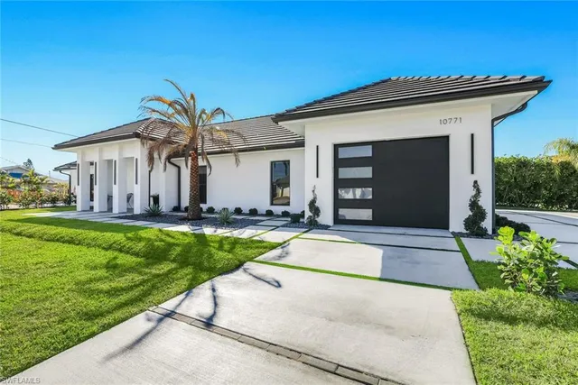 $1,679,000 | 10771 6th Street North, Naples, FL 34108