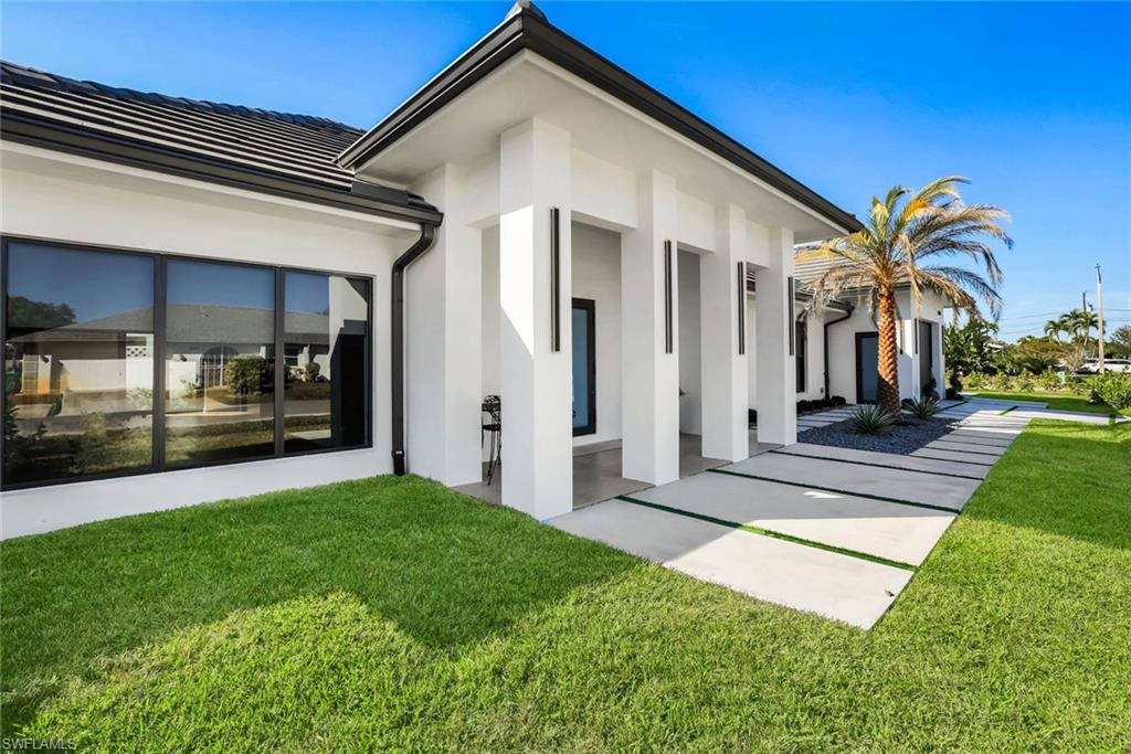 10771 6th Street North Naples, FL 34108 - Photo 4 of 39 Stunning entrance