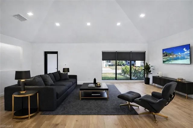 $1,679,000 | 10771 6th Street North, Naples, FL 34108