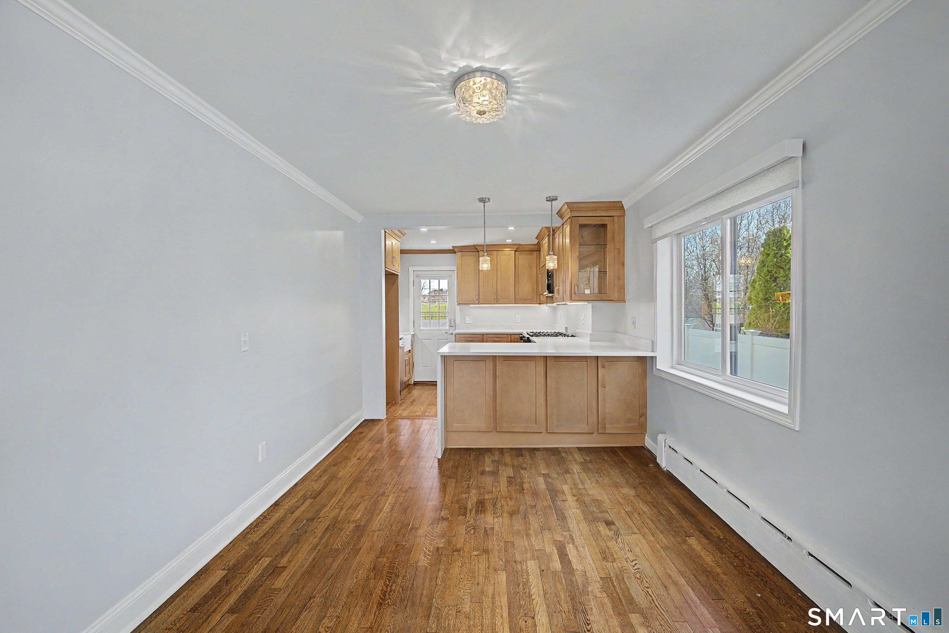 85 Iroquois Road Stamford, CT 06902 - Photo 11 of 27