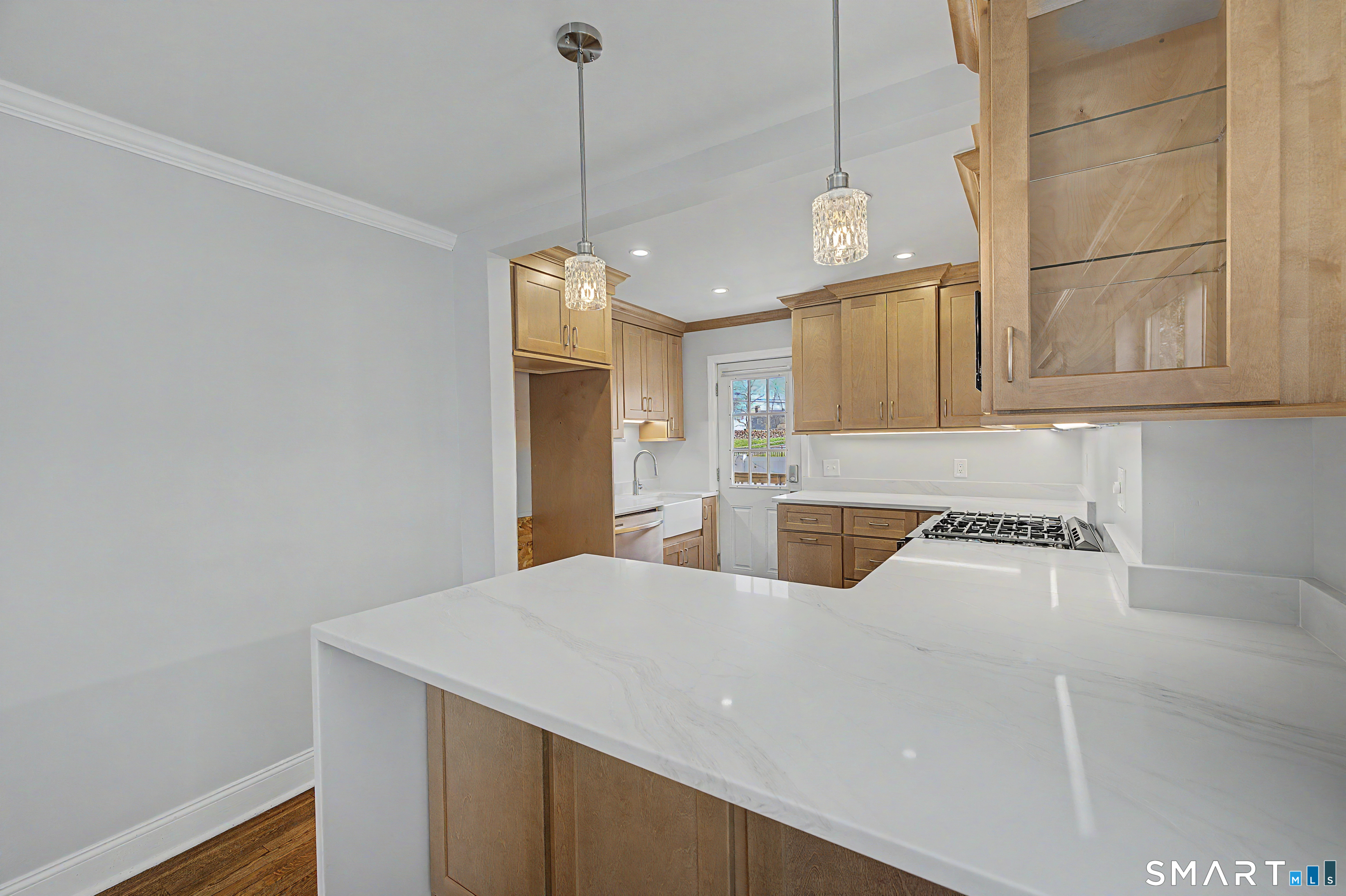 85 Iroquois Road Stamford, CT 06902 - Photo 12 of 27