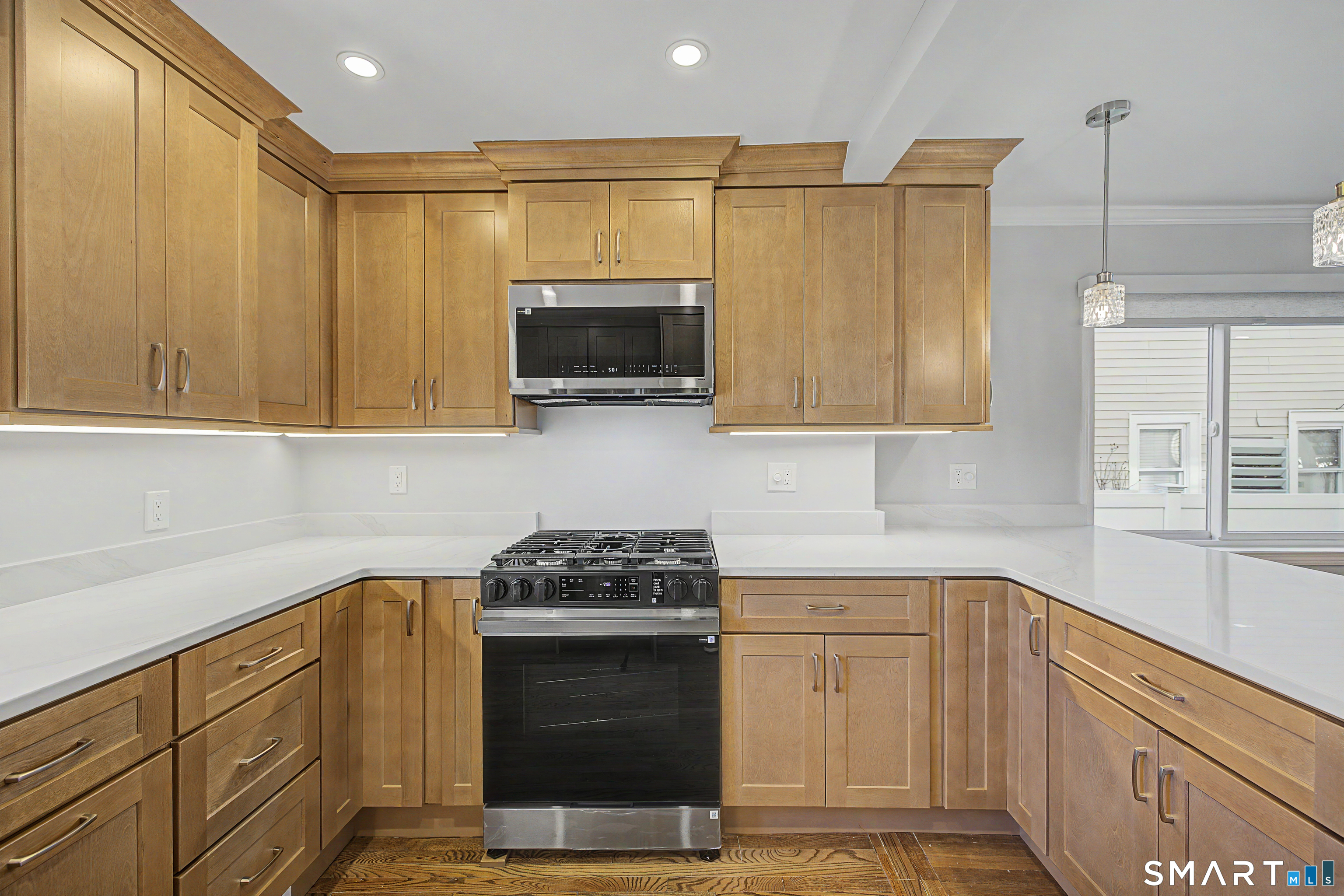 85 Iroquois Road Stamford, CT 06902 - Photo 13 of 27