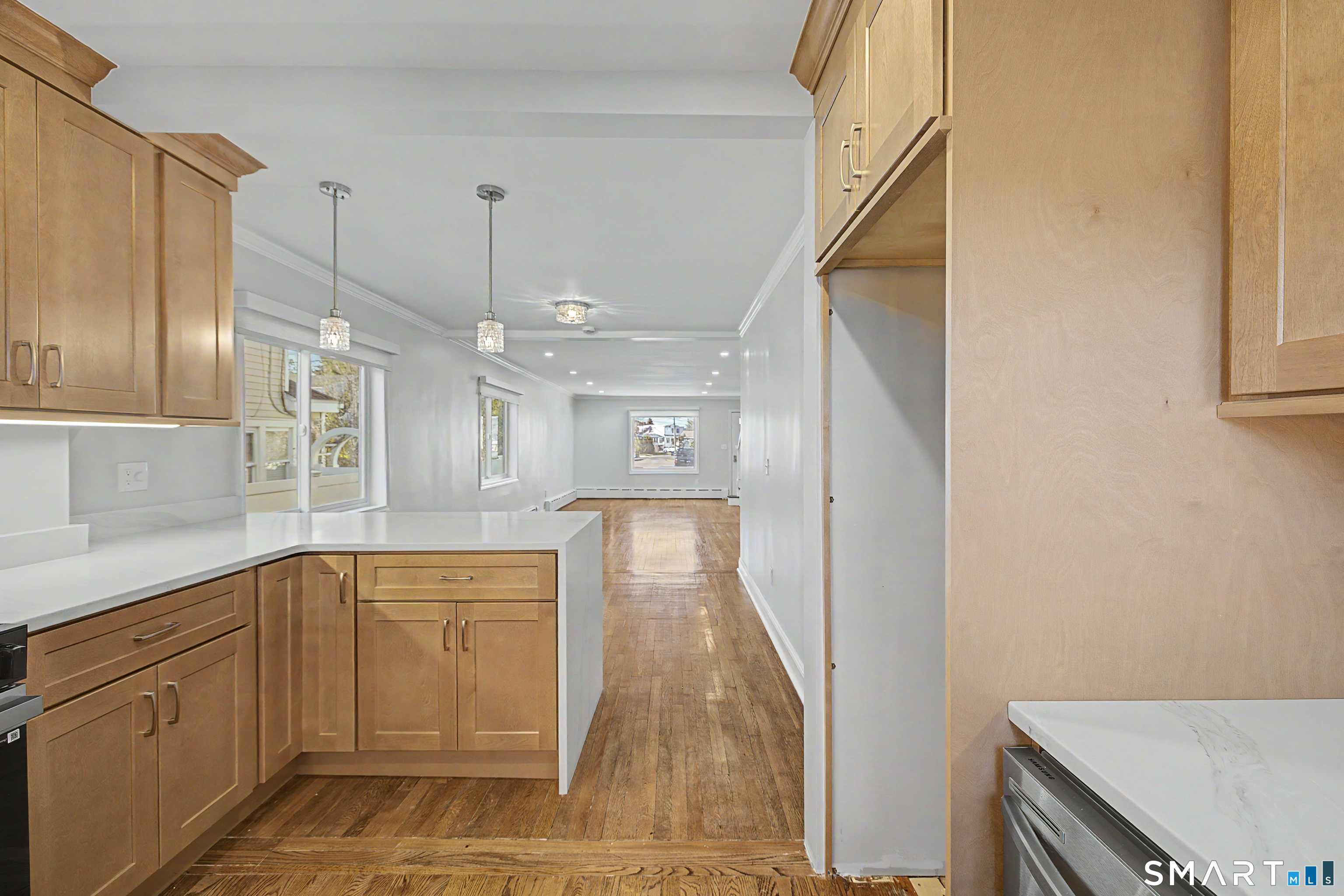 85 Iroquois Road Stamford, CT 06902 - Photo 15 of 27
