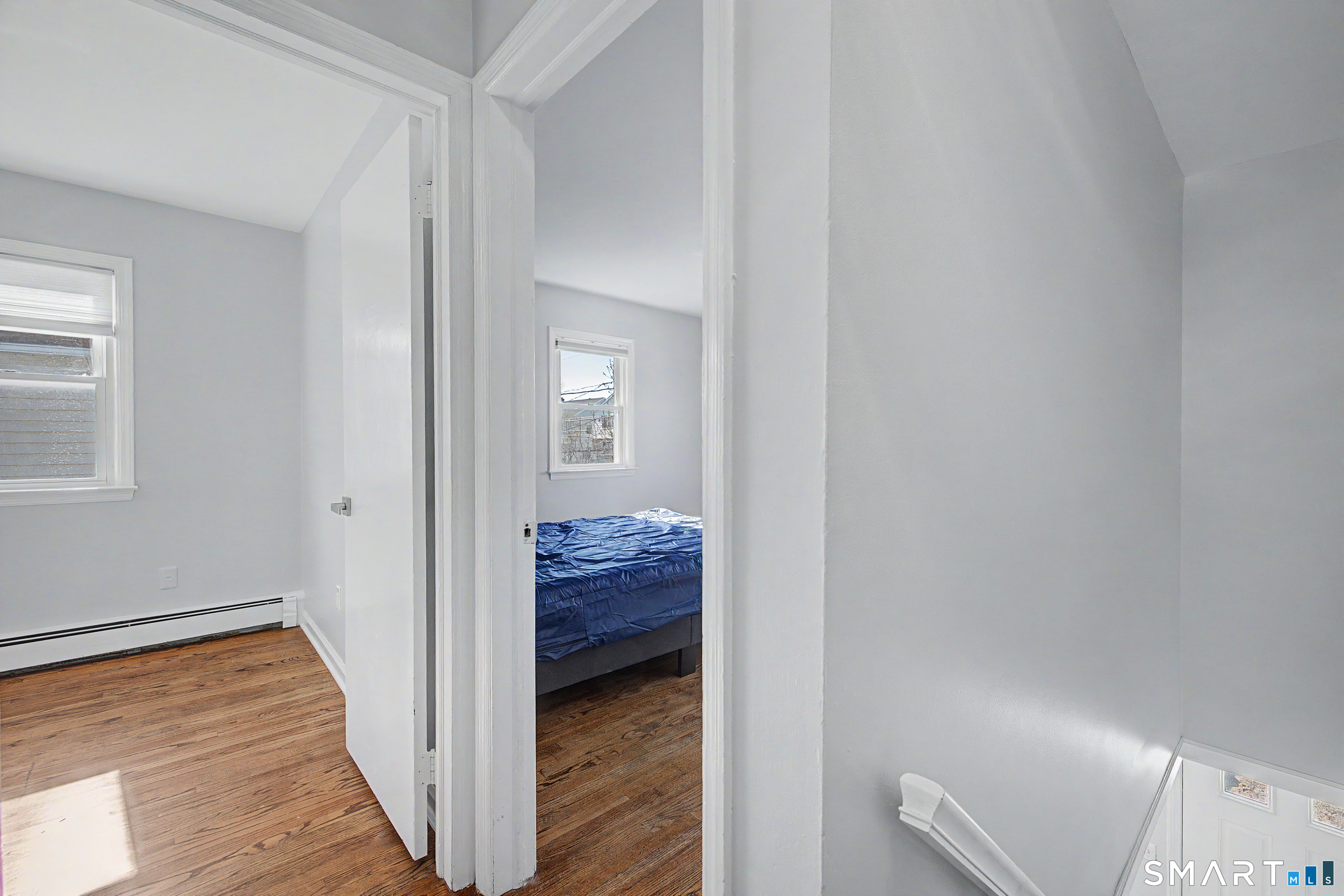 85 Iroquois Road Stamford, CT 06902 - Photo 18 of 27 2nd floor hall