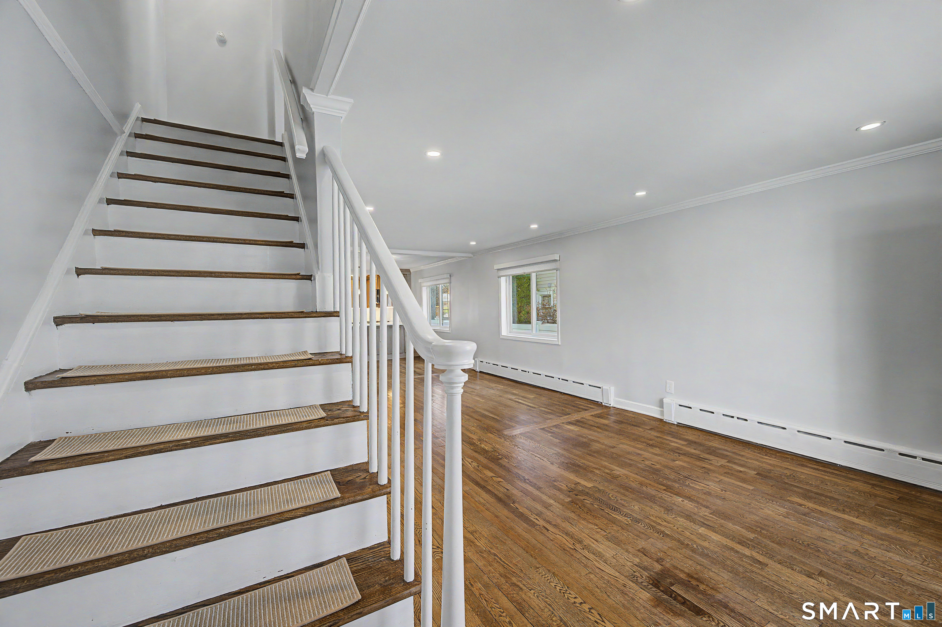 85 Iroquois Road Stamford, CT 06902 - Photo 7 of 27 entrance