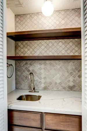 a close view of sink and tap