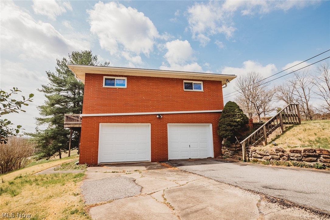 350 Blennerhassett Heights Road Washington, WV 26181 - Photo 3 of 50