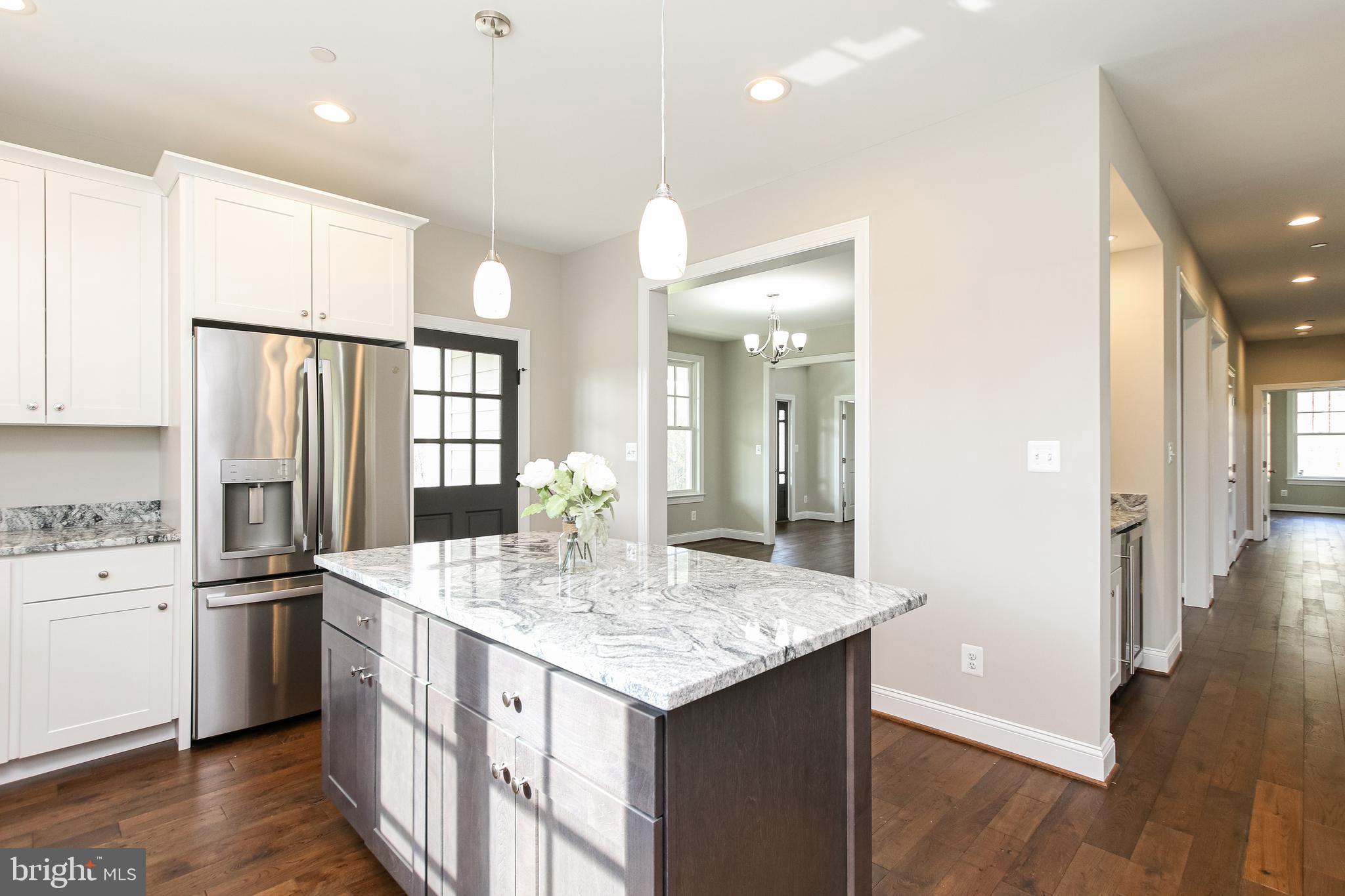 14442 Liberty Road Mount Airy, MD 21771 - Photo 11 of 51 Granite Countertops, large island