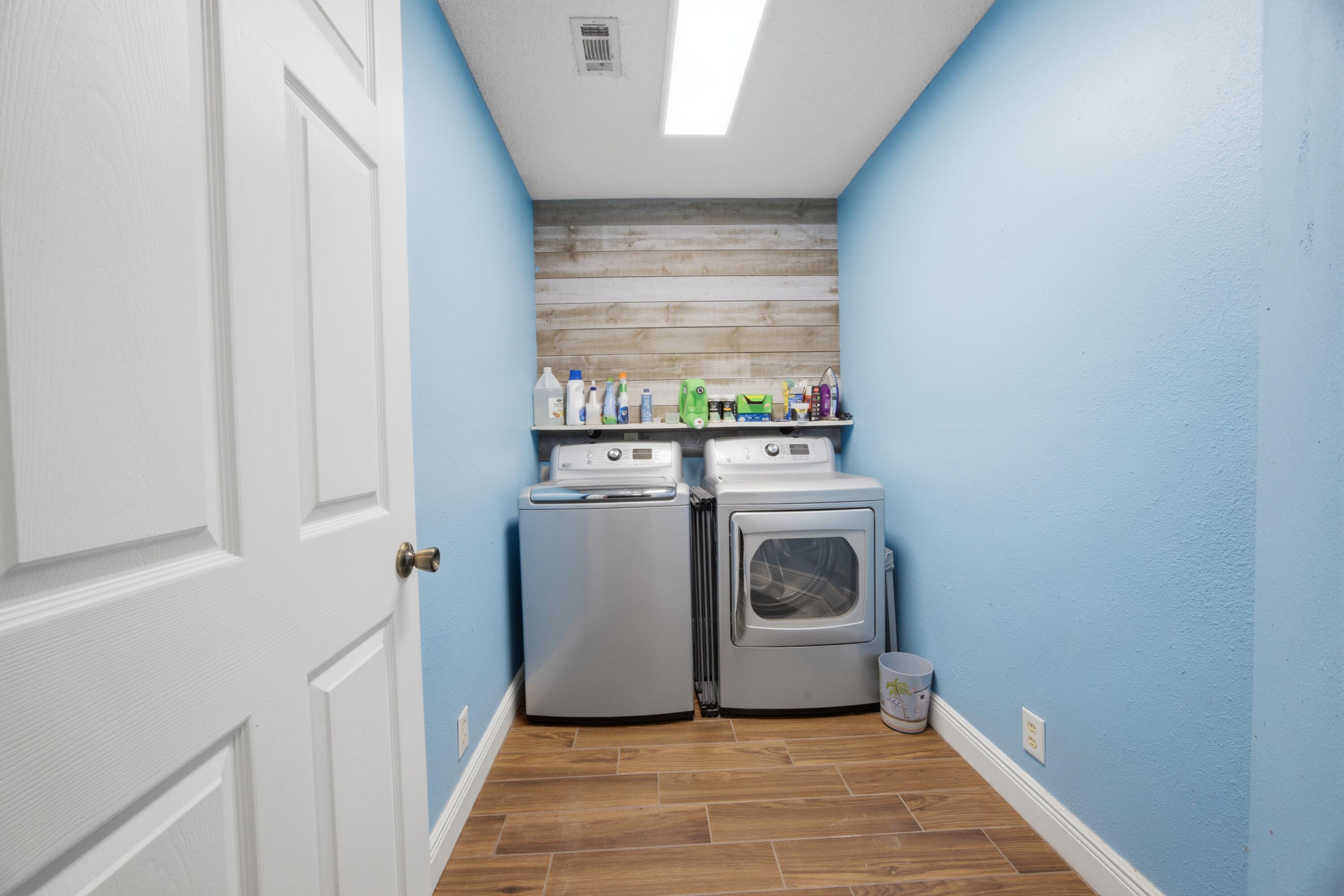3494 Highway 90 Crestview, FL 32539 - Photo 18 of 71 a utility room with dryer and washer