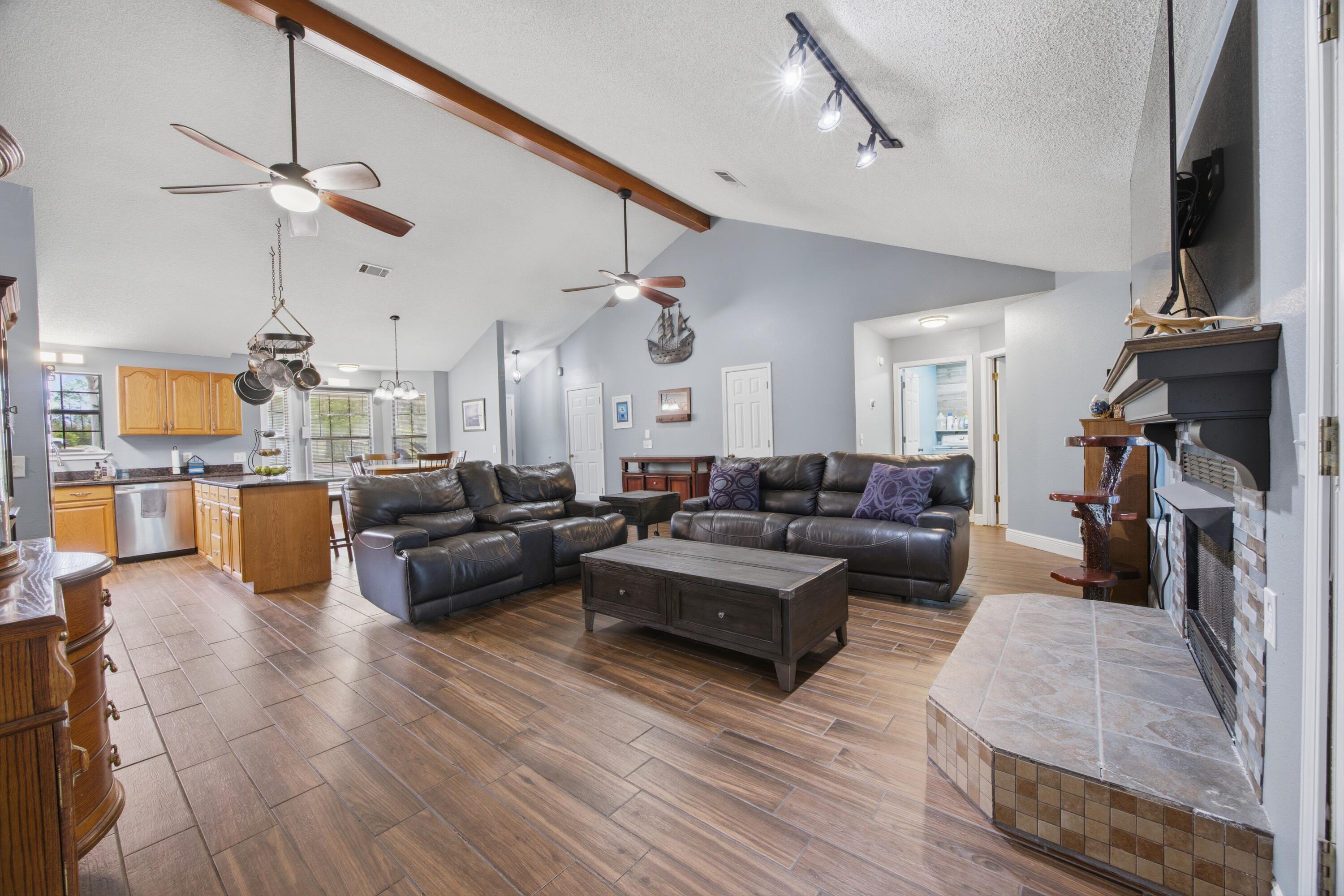 3494 Highway 90 Crestview, FL 32539 - Photo 5 of 71 E79A2763