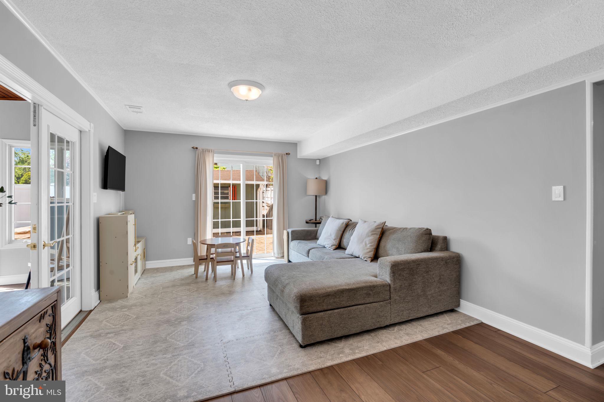 24 Tar Heels Road Hamilton, NJ 08619 - Photo 11 of 62