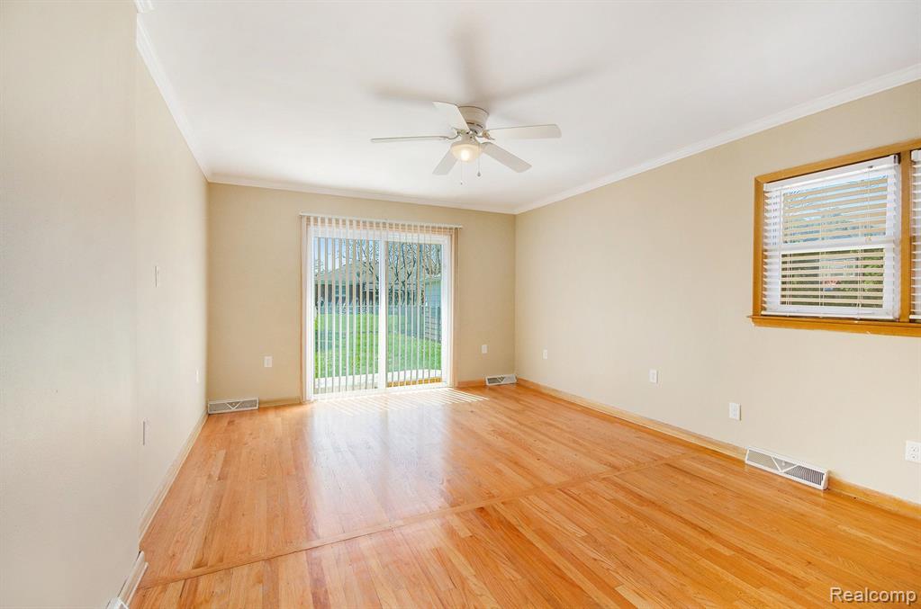 1855 Prestwick Road Grosse Pointe, MI 48236 - Photo 7 of 21