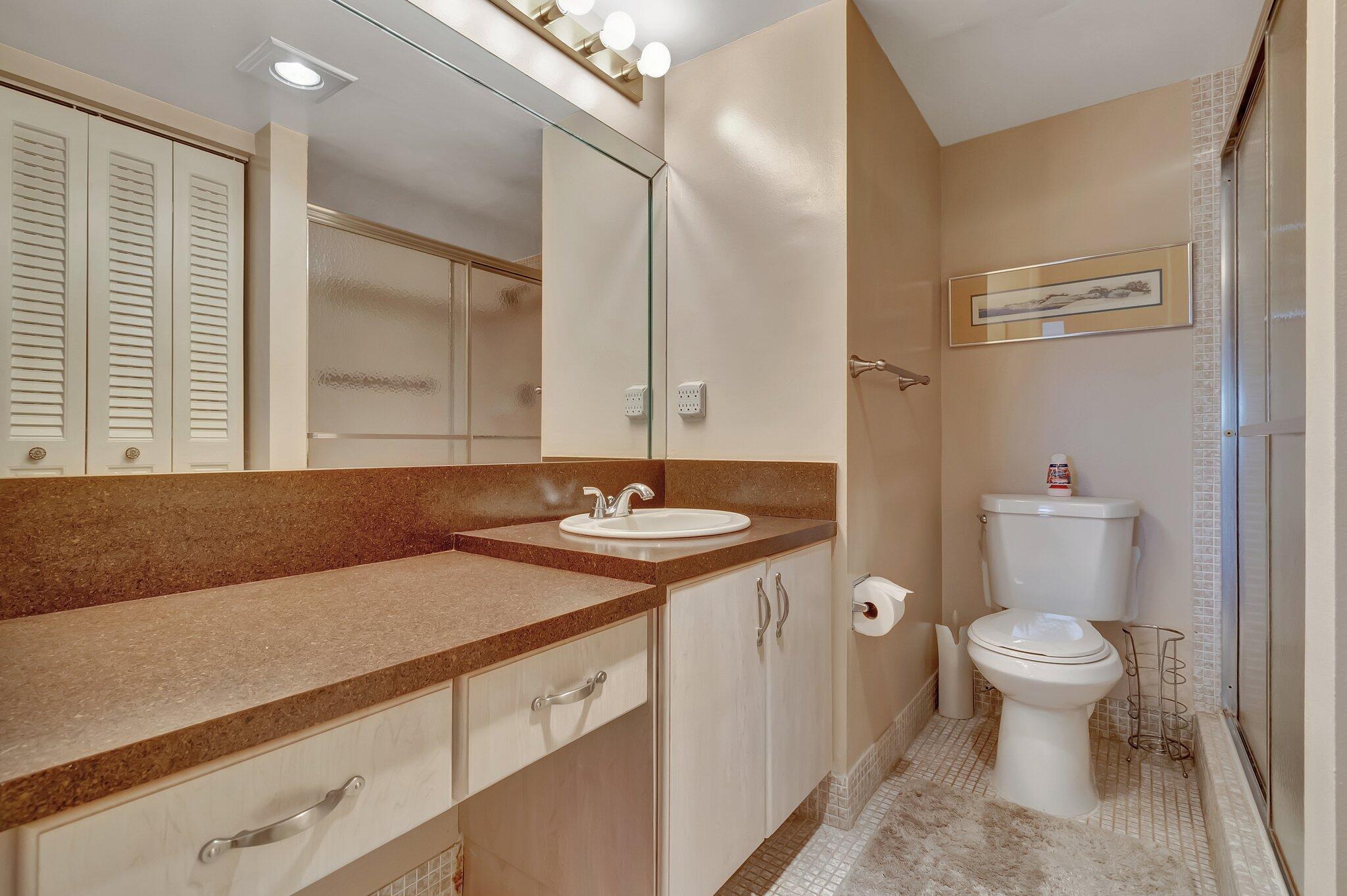 4040 Hythe A Boca Raton, FL 33434 - Photo 17 of 70 28-web-or-mls-DSC_9360