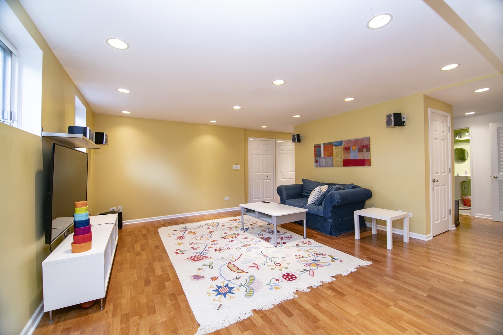 16200 Kingsport Road Orland Park, IL 60467 - Photo 22 of 32 a living room with furniture and a wooden floor