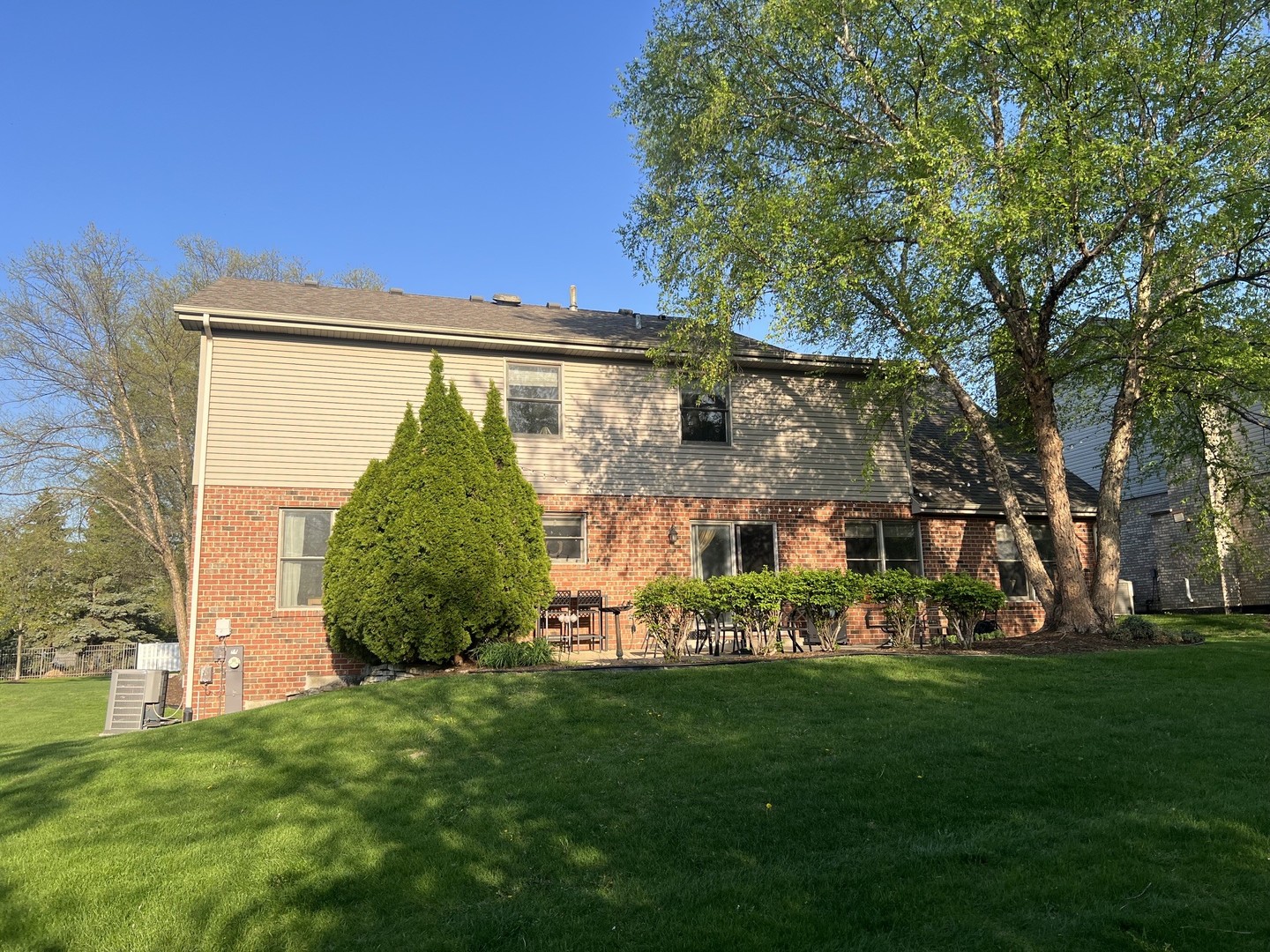 16200 Kingsport Road Orland Park, IL 60467 - Photo 29 of 32 a front view of house with yard and green space