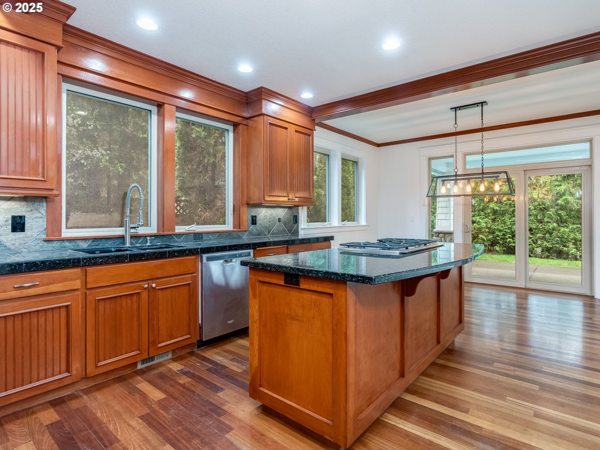 9472 Southeast Emerald Loop Happy Valley, OR 97086 - Photo 15 of 48