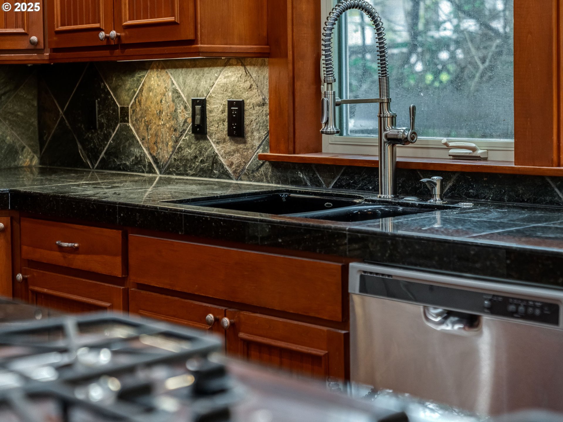 9472 Southeast Emerald Loop Happy Valley, OR 97086 - Photo 17 of 48