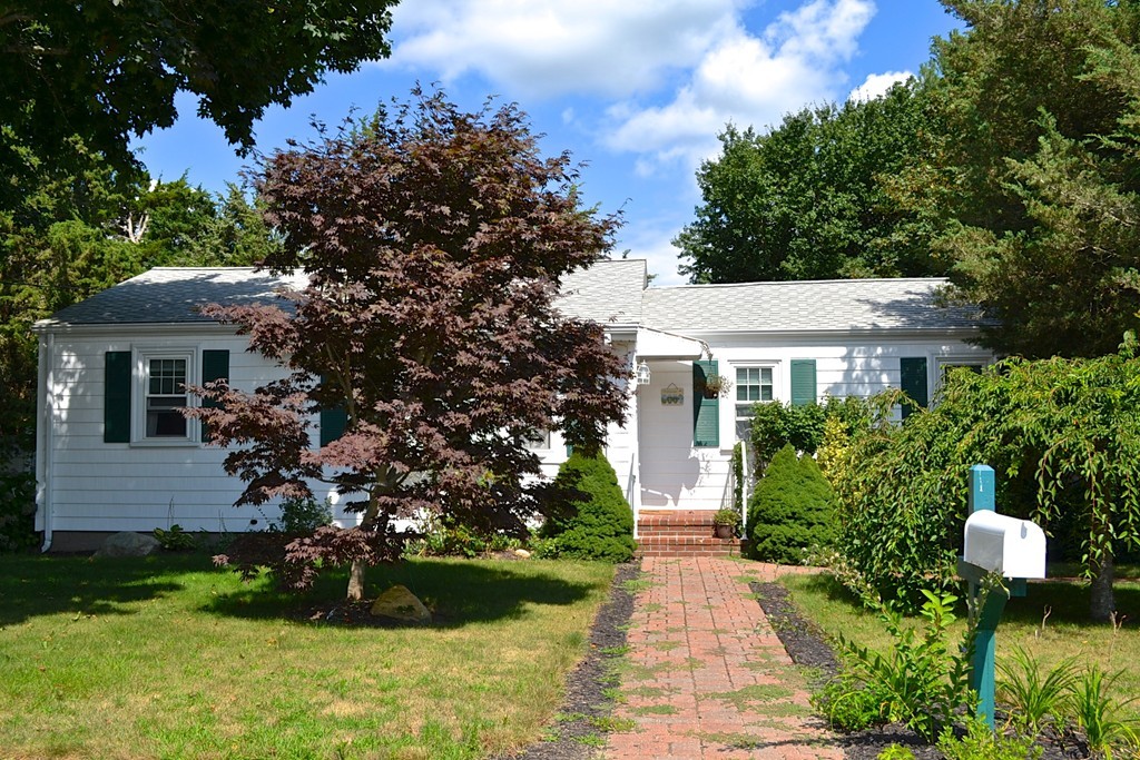 38 Gilbert Street Fairhaven, MA 02719 - Photo 1 of 11 Gallery Image 1