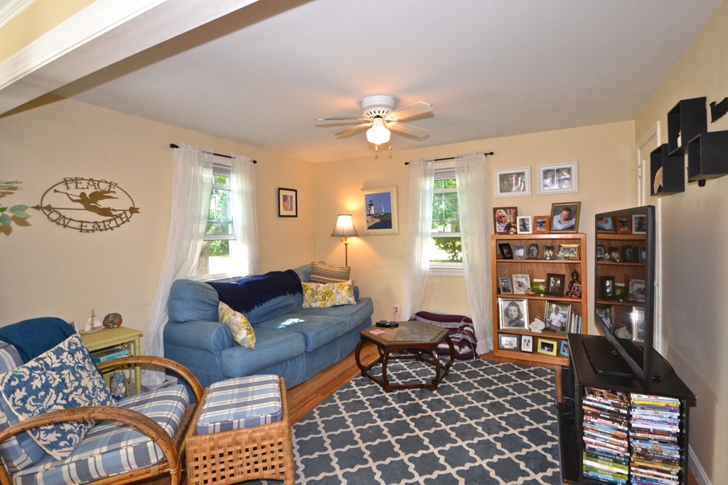 38 Gilbert Street Fairhaven, MA 02719 - Photo 6 of 11 Gallery Image 6