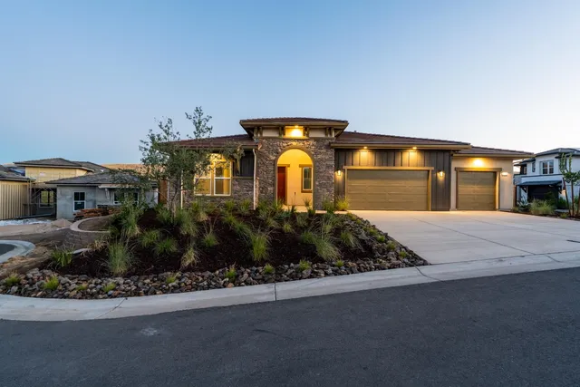 $729,999 | 4527 Iron Creek, Friant, CA 93626